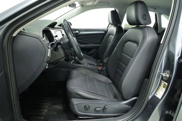 Certified 2022 Volkswagen Jetta SE image 28