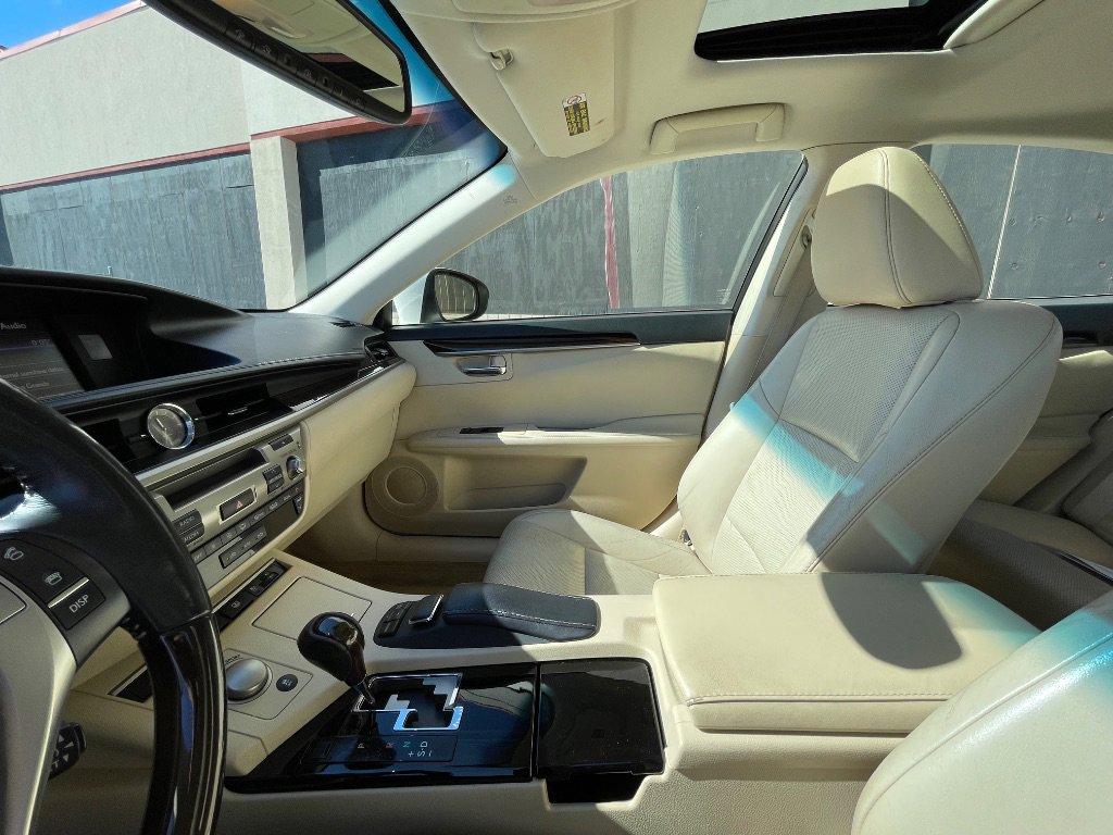 Used 2014 Lexus ES 350 Ultra Luxury w/ Luxury Package FWD image 47