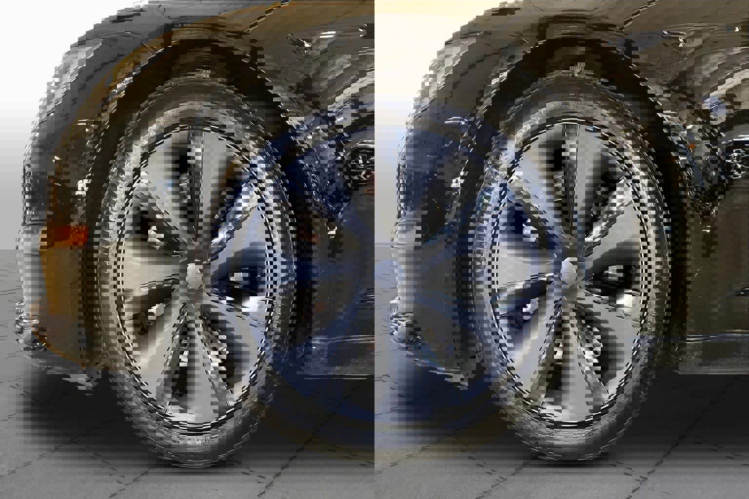 Used 2024 Tesla Model S image 9