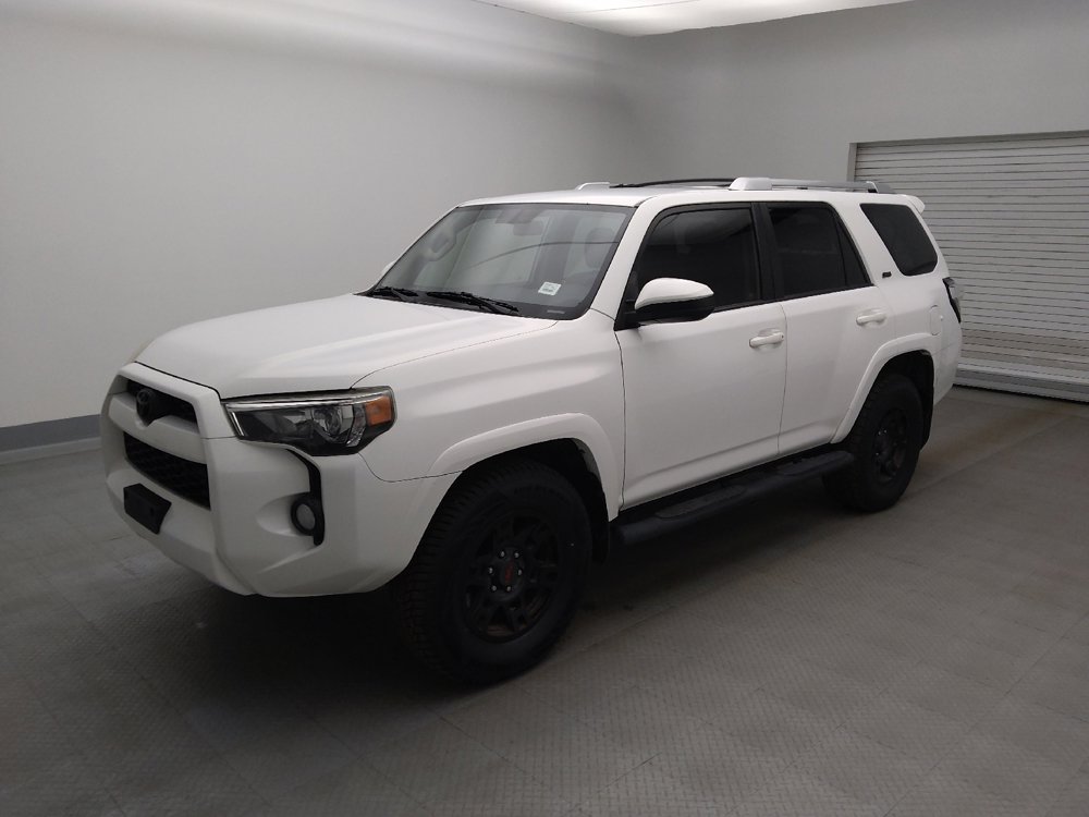Used 2018 Toyota 4Runner SR5 RWD image 2