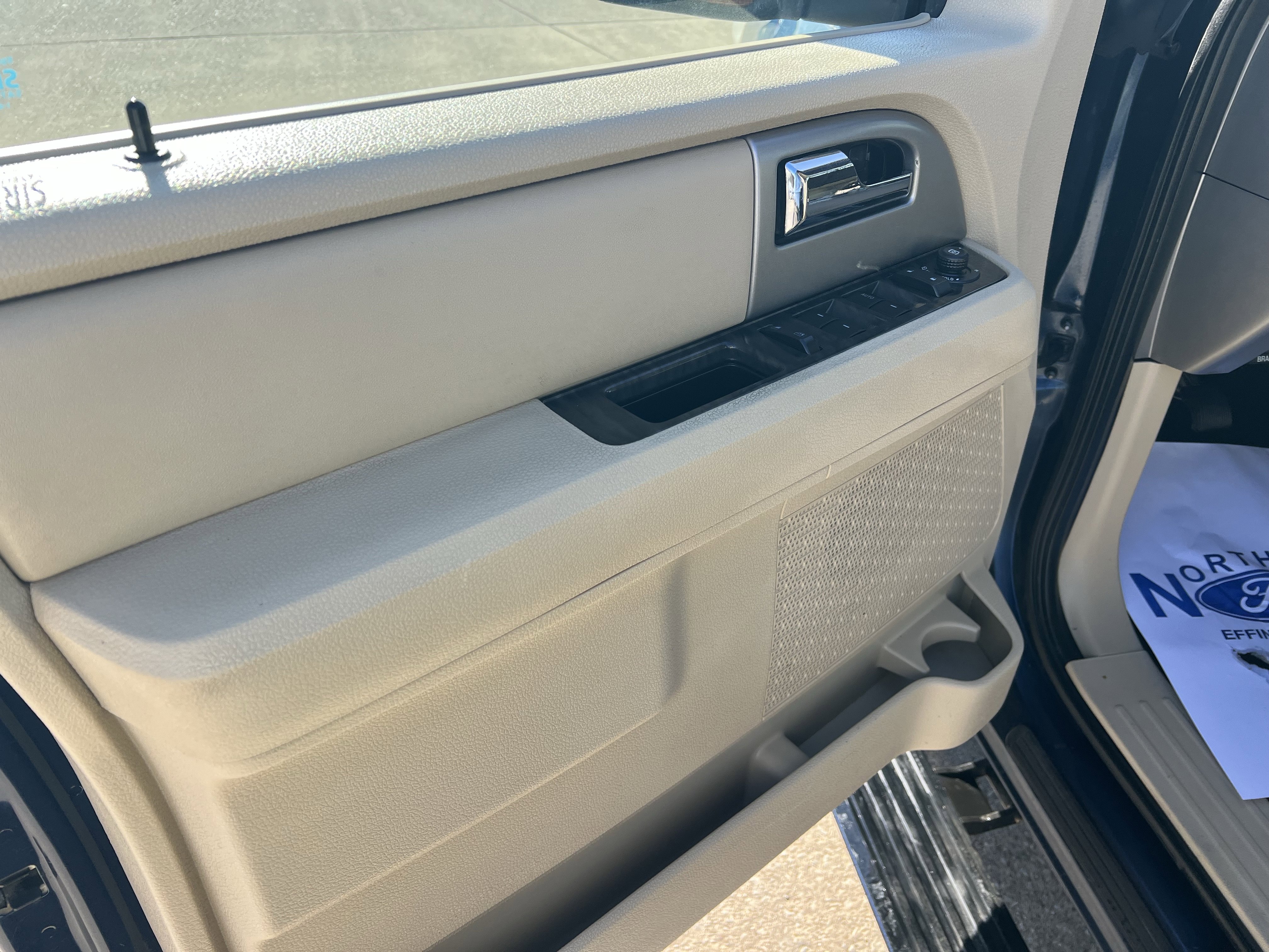 Used 2015 Ford Expedition Limited w/ Equipment Group 301A image 15