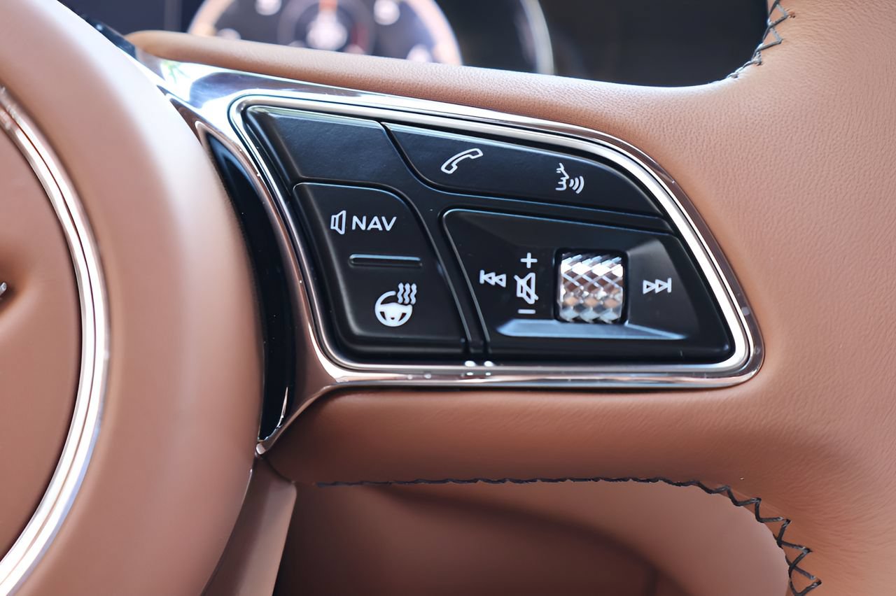Used 2024 Bentley Flying Spur V8 AWD/4WD image 26