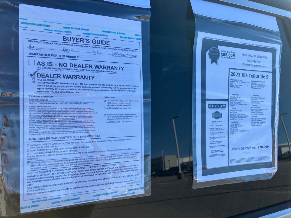 Used 2023 Kia Telluride S image 36