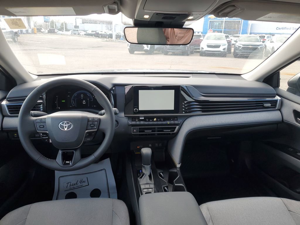 Used 2025 Toyota Camry LE w/ Convenience Package image 25