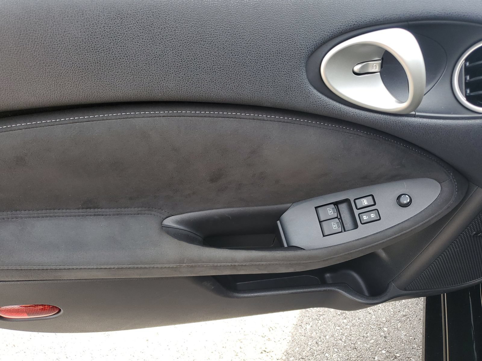 Used 2019 Nissan 370Z Touring Sport RWD image 14