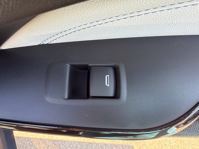 New 2026 Chevrolet Trax LT w/ LT Convenience Package FWD image 16