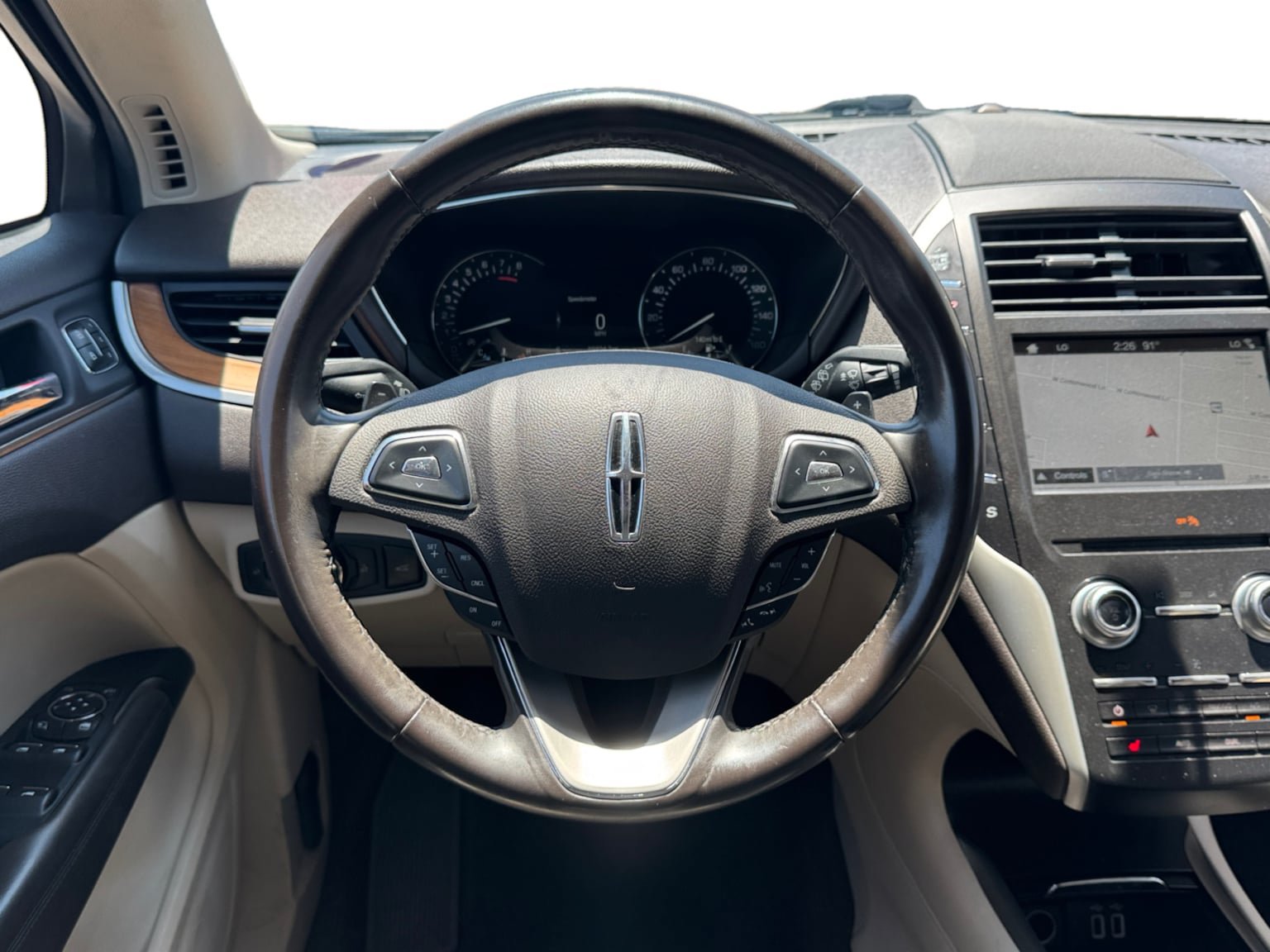 Used 2018 Lincoln MKC Select w/ Select Plus Package FWD image 13