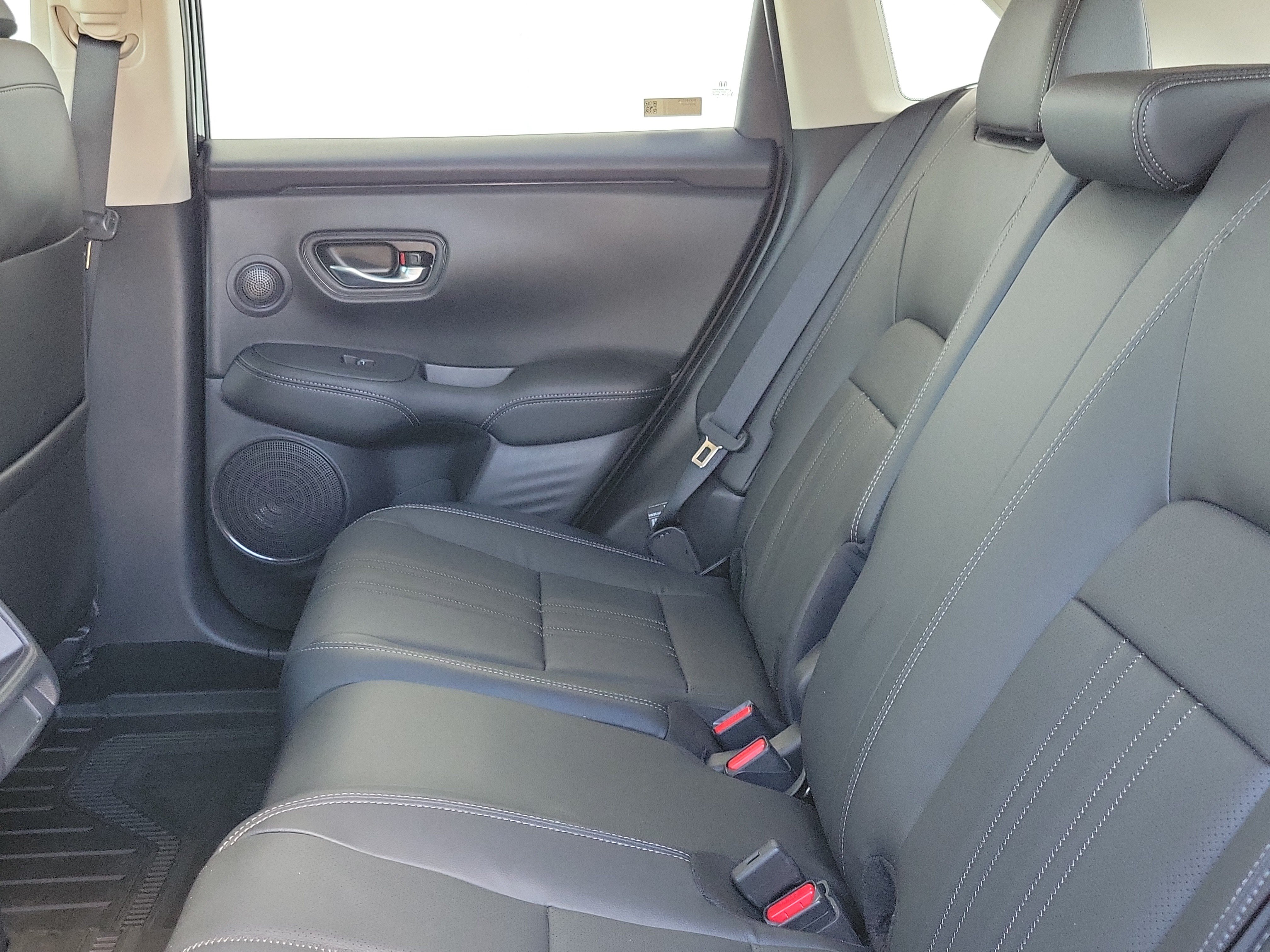 Used 2024 Honda HR-V EX-L image 16