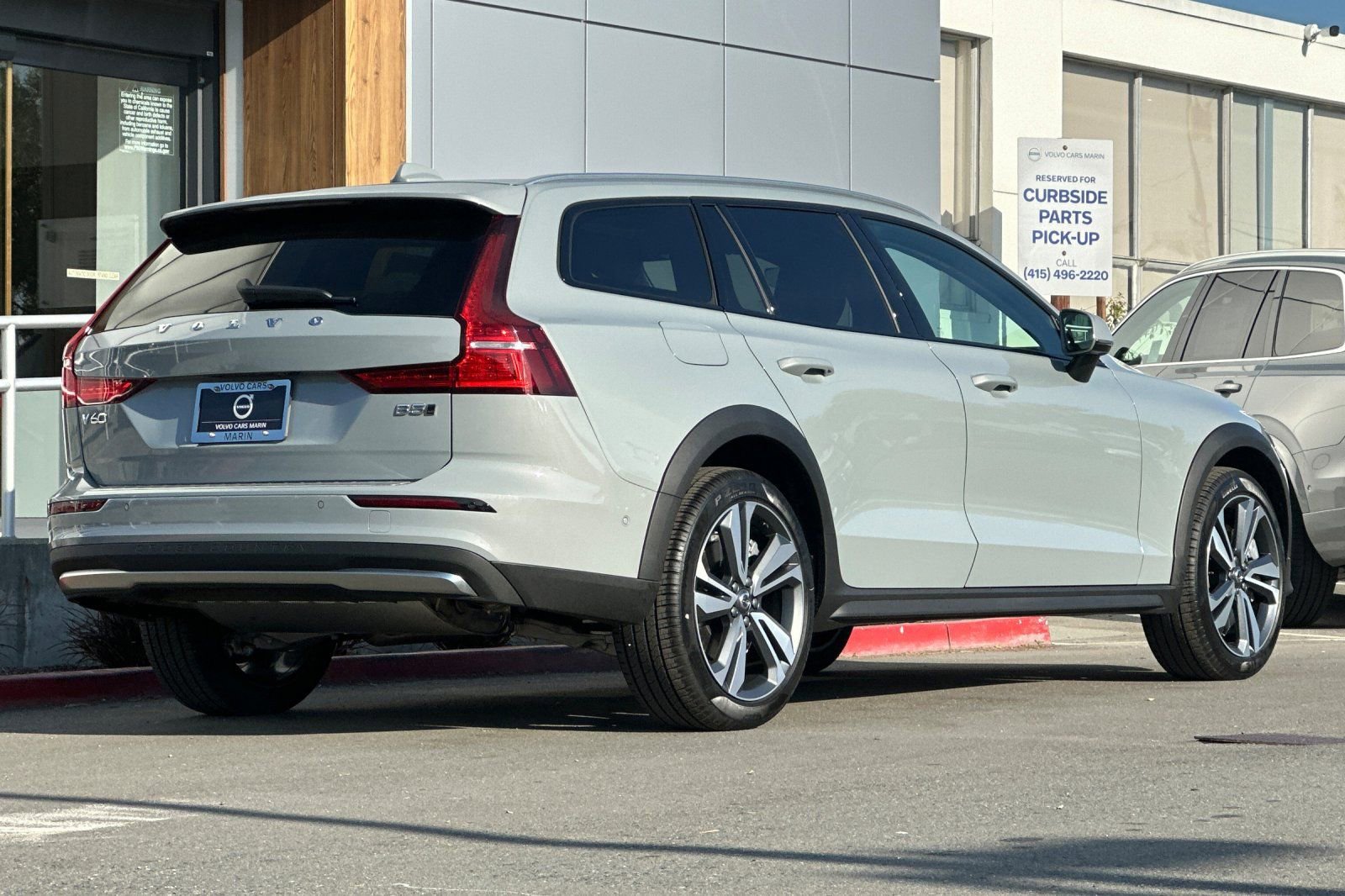 New 2026 Volvo V60 B5 Cross Country Plus w/ Climate Package image 2
