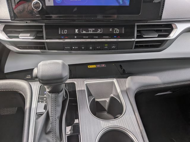 Used 2026 Toyota Sienna LE FWD image 21
