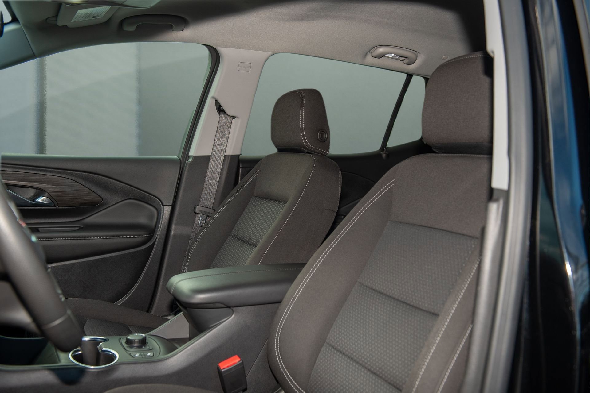 Used 2024 GMC Terrain SLE w/ Driver Convenience Package image 8