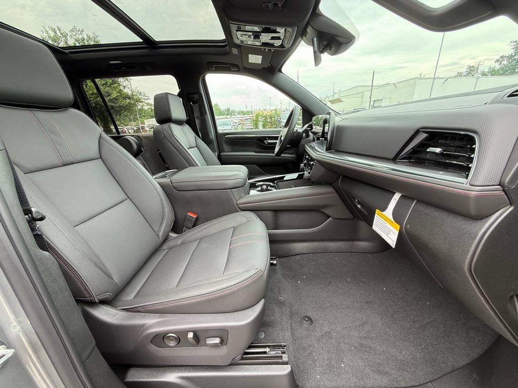 New 2026 Chevrolet Suburban RST w/ Comfort Package AWD/4WD image 28