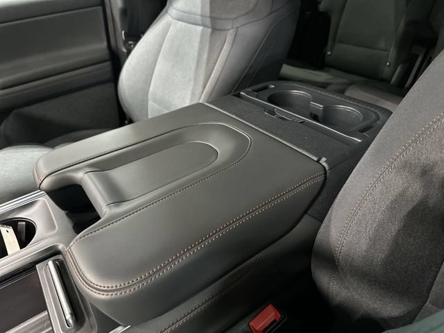 Used 2025 Ford Expedition Active AWD/4WD image 26
