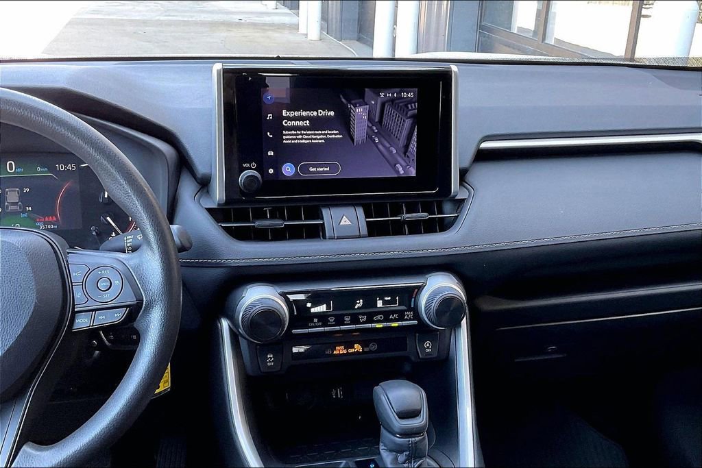 Used 2024 Toyota RAV4 LE AWD/4WD image 6