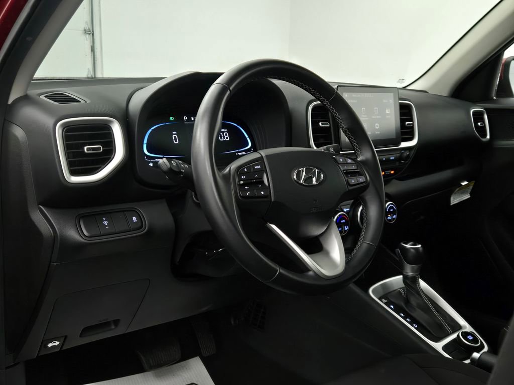 Used 2024 Hyundai Venue SEL image 22