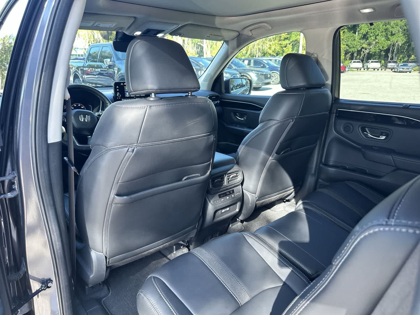 Used 2023 Honda Pilot Touring image 14