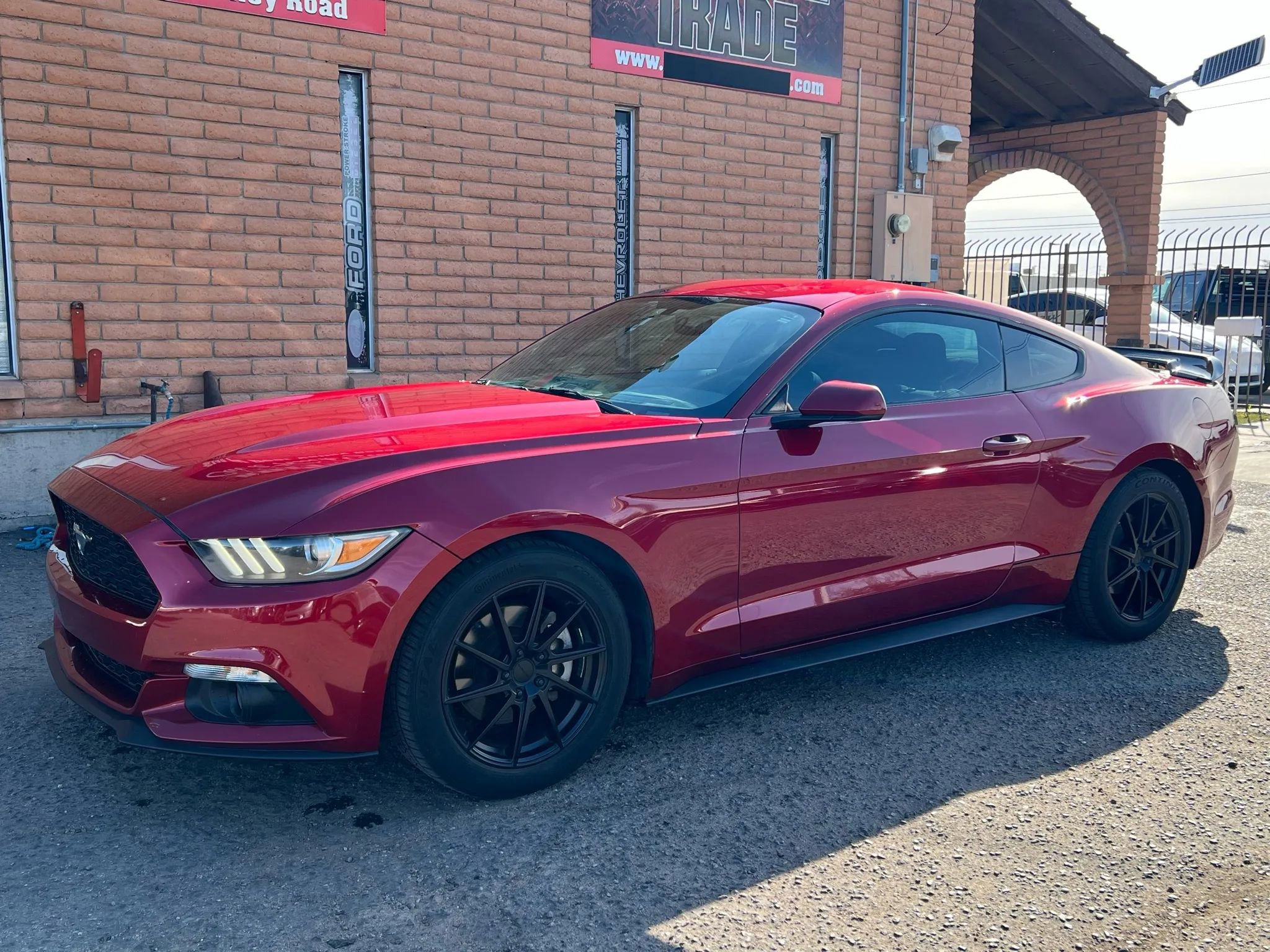 Used 2017 Ford Mustang Coupe image 2
