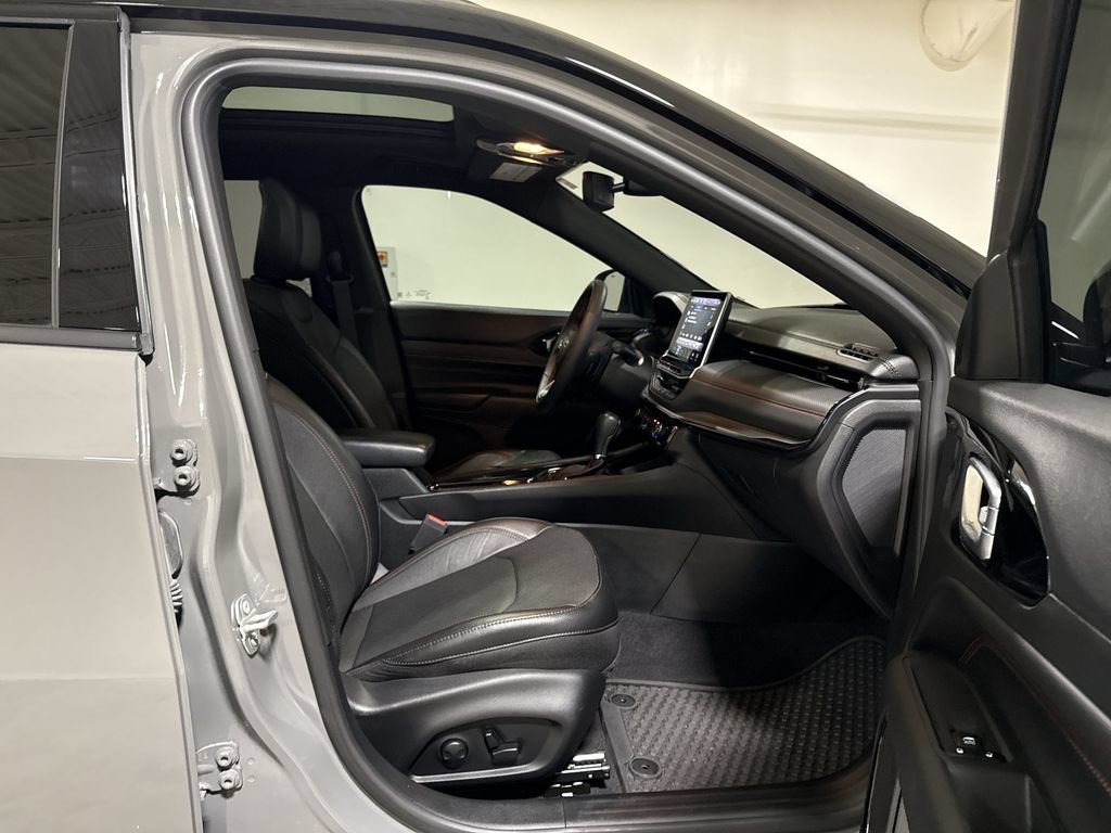 Used 2023 Jeep Compass Trailhawk w/ Trailhawk Elite Group AWD/4WD image 23
