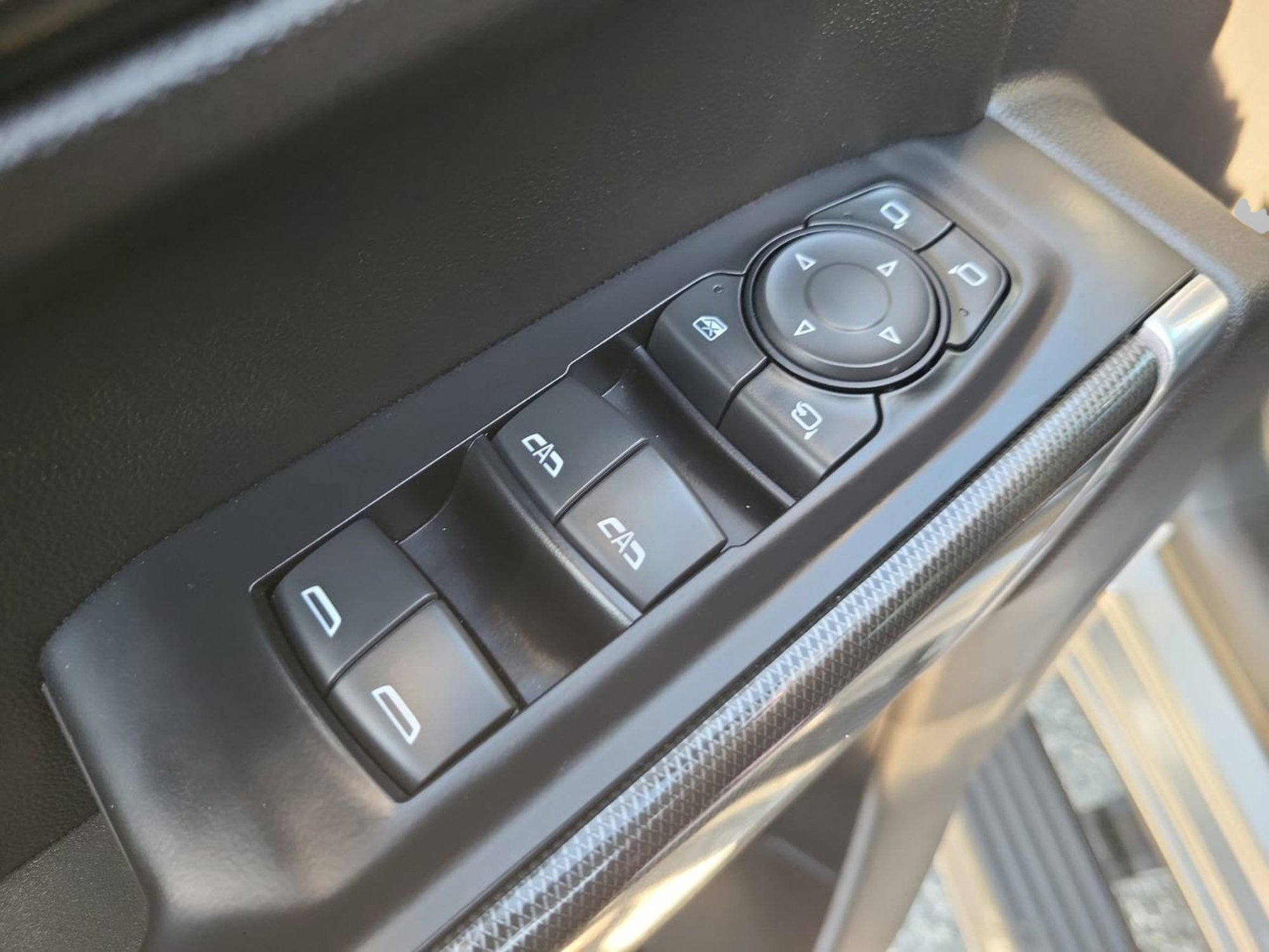 Used 2021 GMC Sierra 1500 AT4 w/ Technology Package image 17