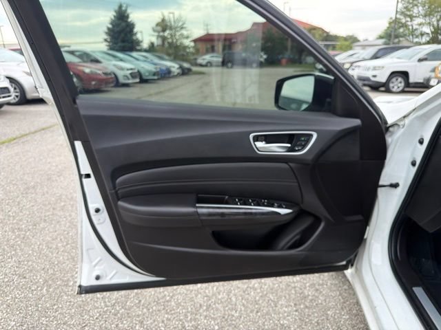 Used 2018 Acura TLX FWD image 17