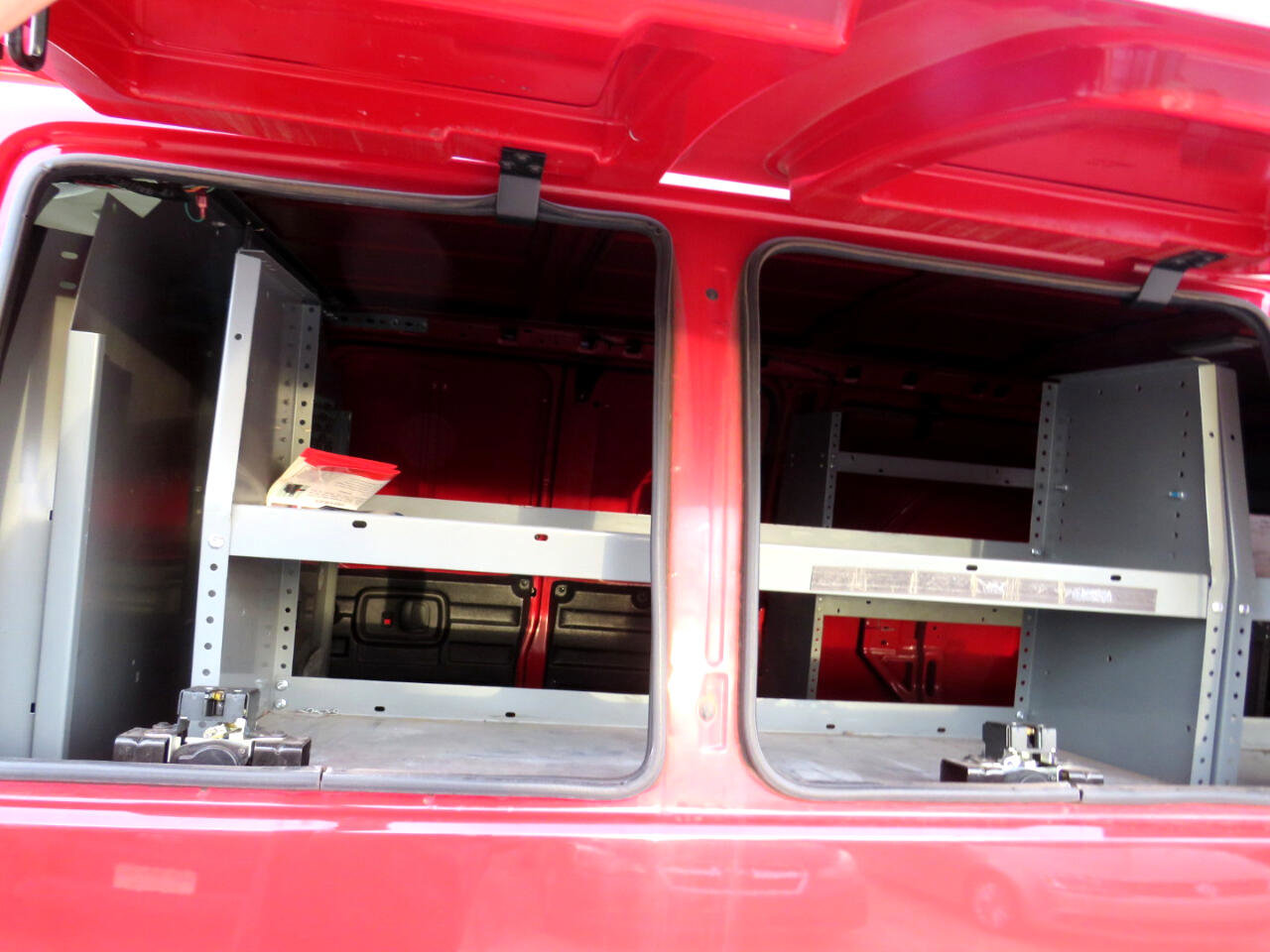 Used 2009 Chevrolet Express 2500 image 26