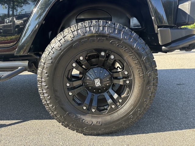Used 2015 Jeep Wrangler Unlimited Sahara w/ Connectivity Group AWD/4WD image 18