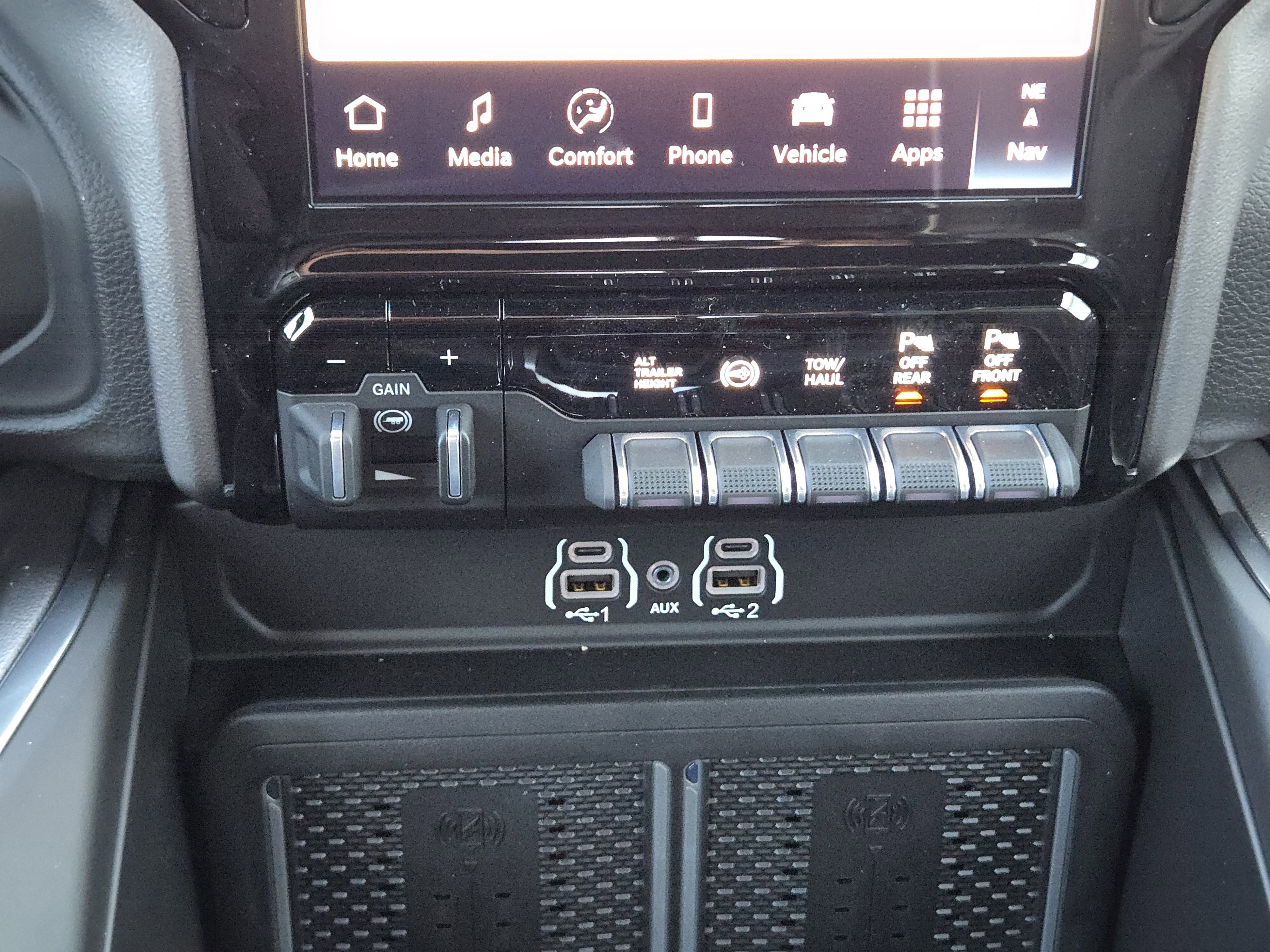 New 2026 RAM 3500 Laramie w/ Towing Technology Group image 17
