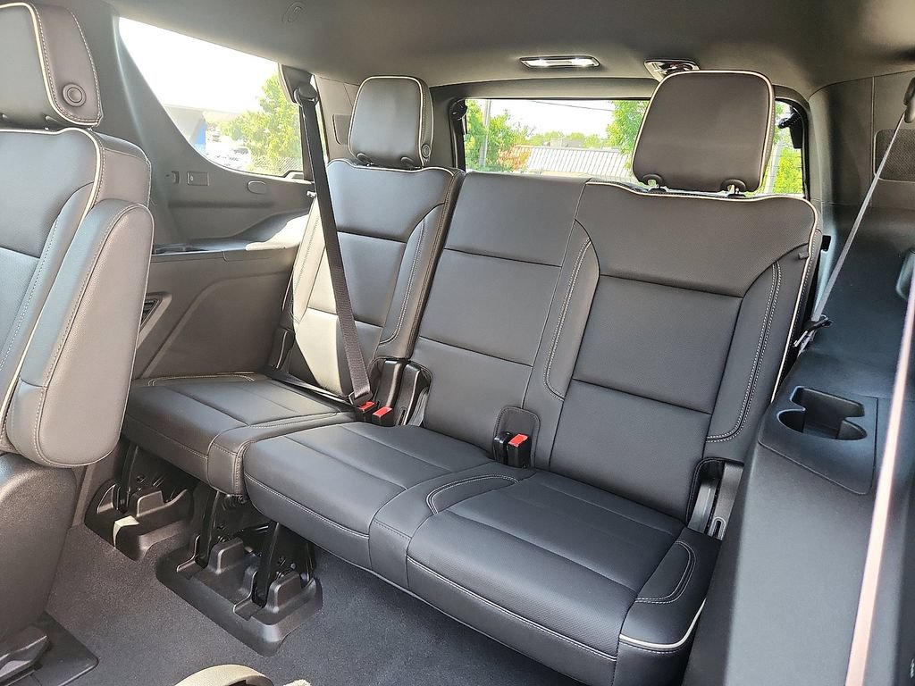 Used 2021 Chevrolet Tahoe Premier w/ Premium Package AWD/4WD image 7