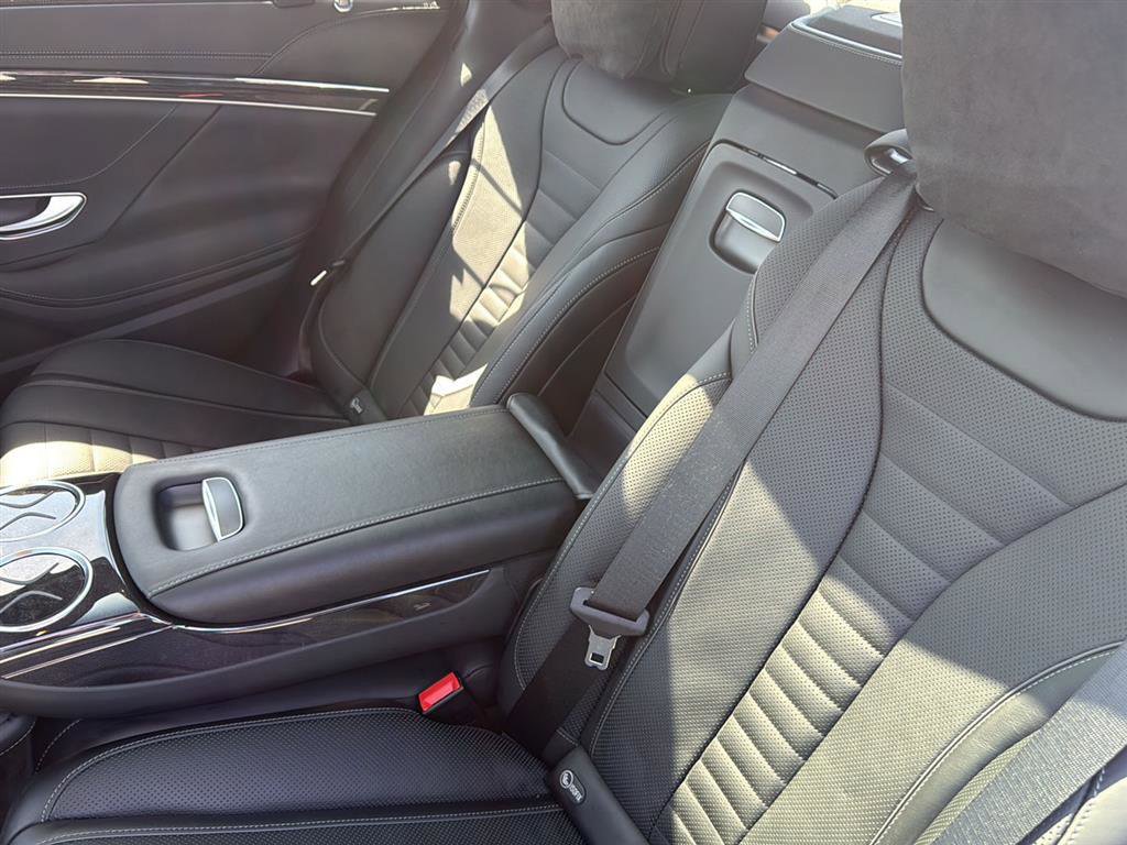Used 2019 Mercedes-Benz S 560 Sedan image 25
