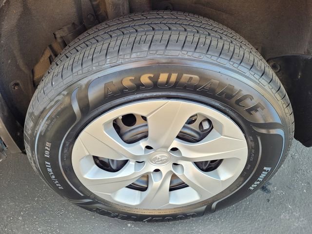 Used 2024 Toyota RAV4 LE image 24