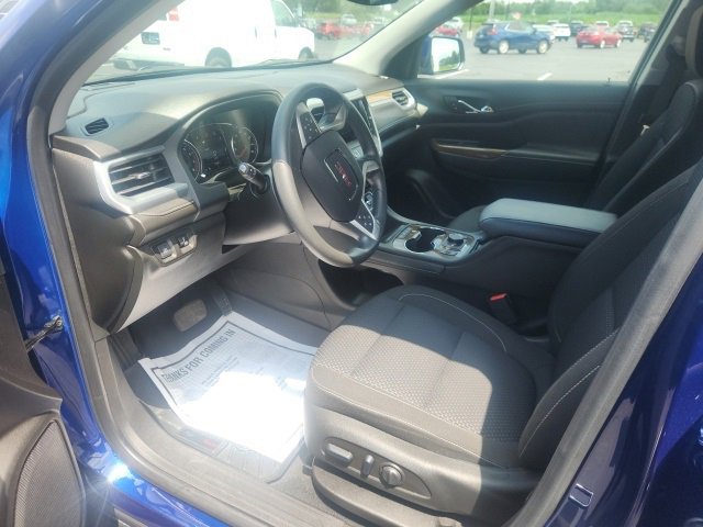 Used 2023 GMC Acadia SLE w/ Driver Convenience Package image 17