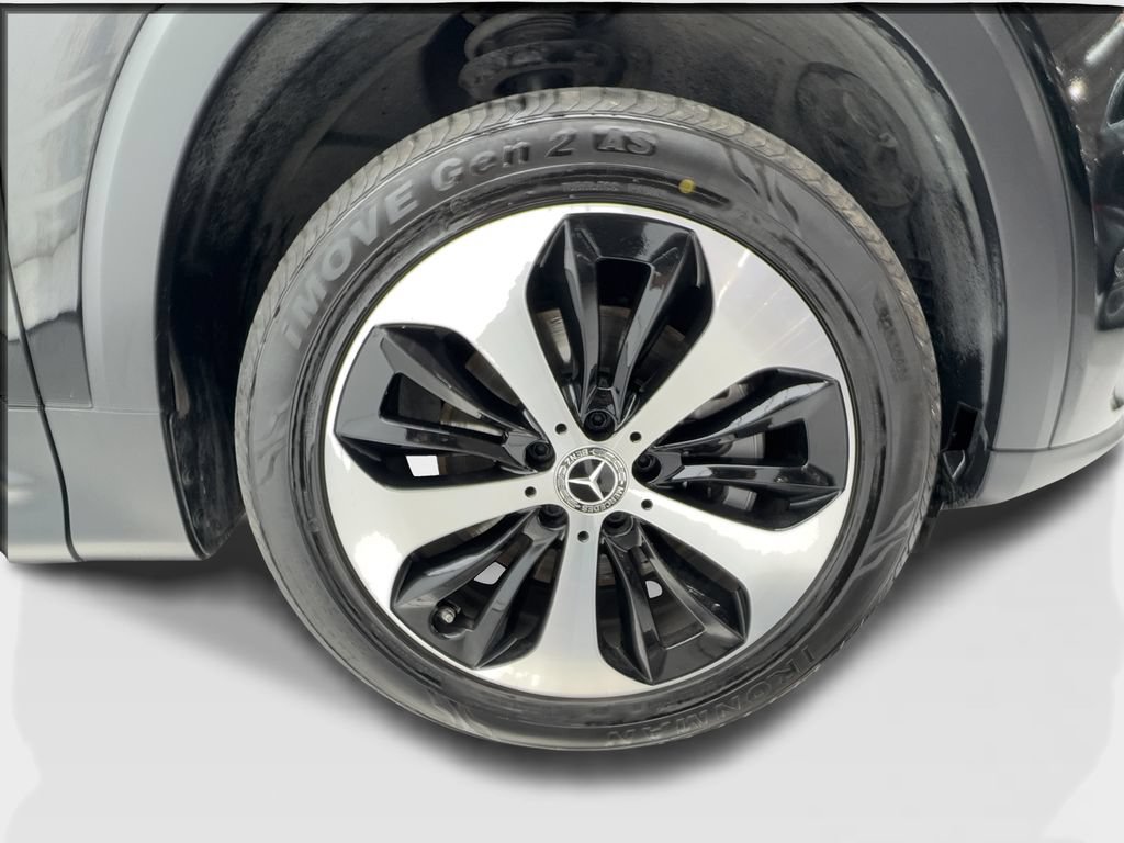 Used 2025 Mercedes-Benz GLB 250 4MATIC image 13
