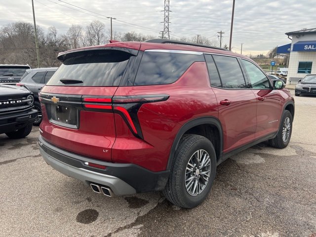 Used 2024 Chevrolet Traverse LT w/ Trailering Package image 3