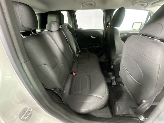 Used 2020 Jeep Renegade Latitude w/ Cold Weather Group image 27