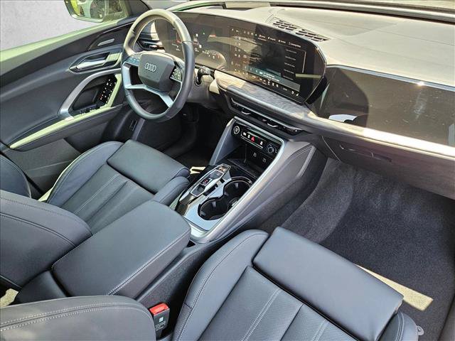 Used 2025 Audi Q5 Premium Plus w/ Premium Plus AWD/4WD image 27