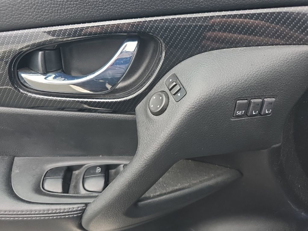 Used 2018 Nissan Rogue SL image 18