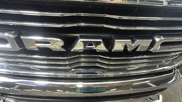 Used 2022 RAM 1500 Laramie AWD/4WD image 9