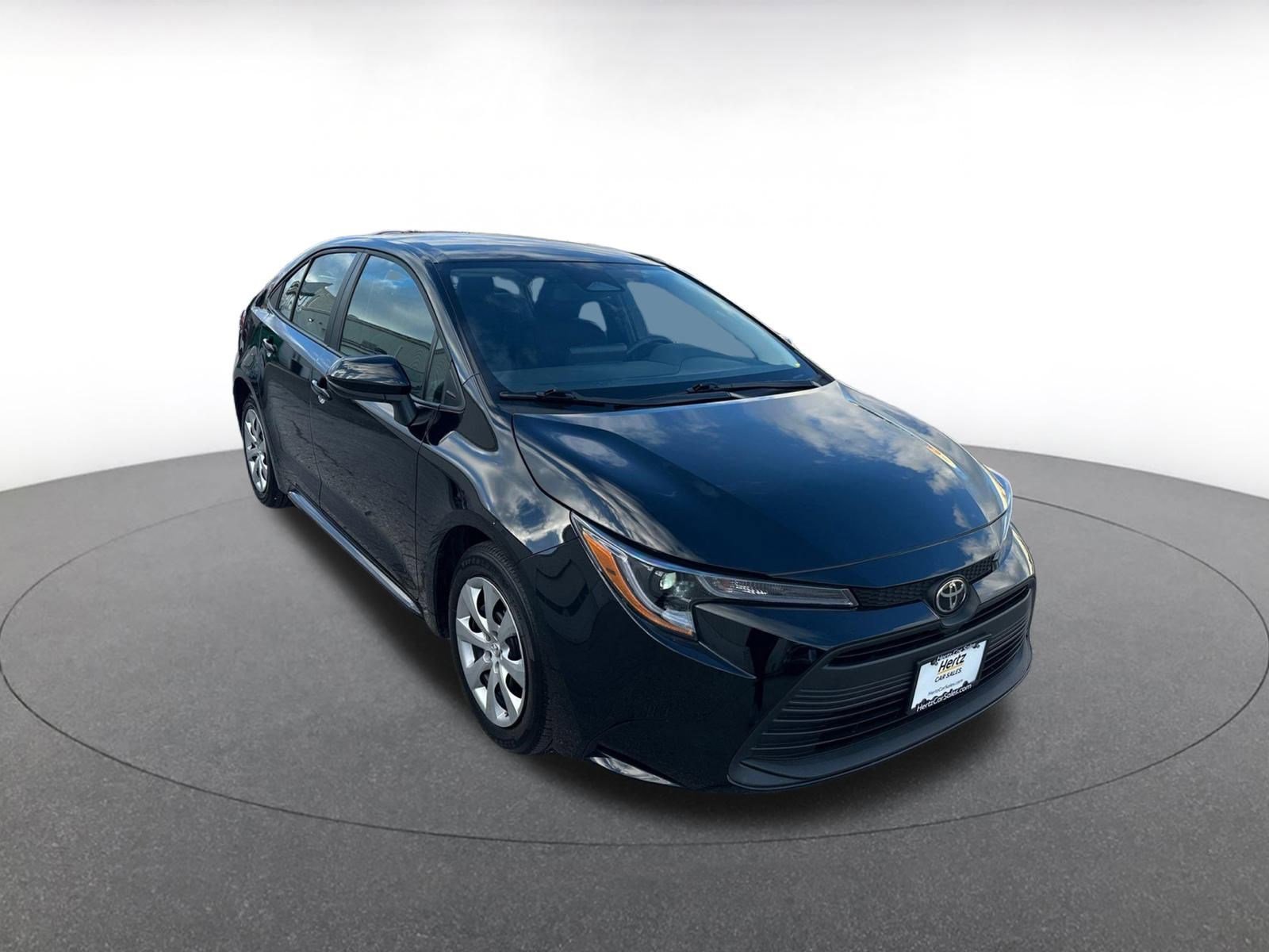 Used 2025 Toyota Corolla LE image 1