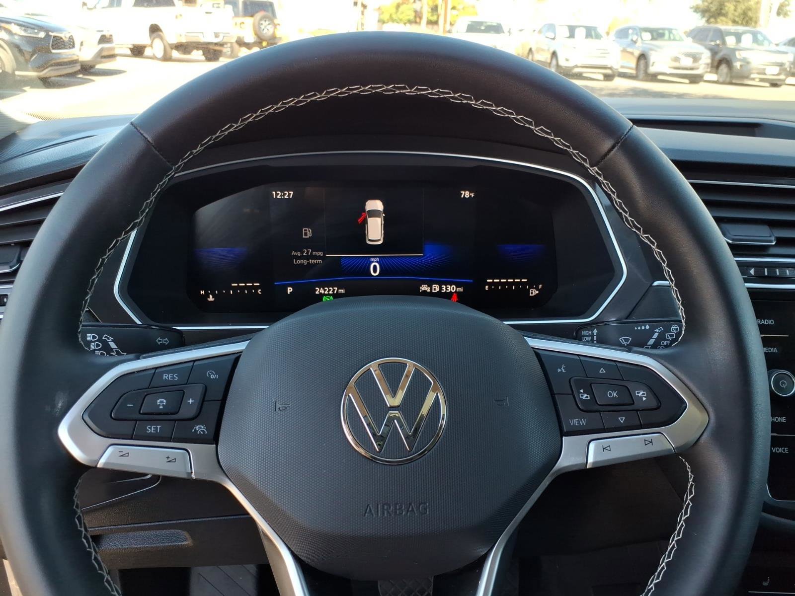 Certified 2023 Volkswagen Tiguan SE w/ Panoramic Sunroof Package image 26