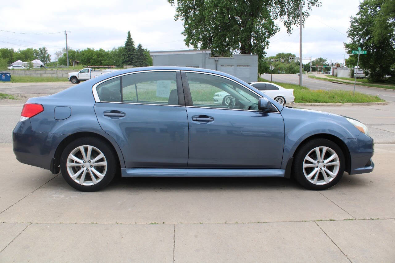 Used 2013 Subaru Legacy 2.5i Premium w/ Popular Pkg 2 AWD/4WD image 3