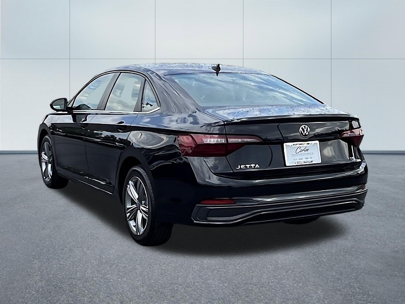 Used 2024 Volkswagen Jetta SE FWD image 4