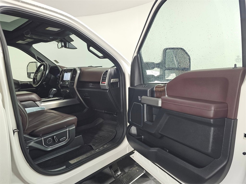 Used 2017 Ford F150 Platinum w/ Max Trailer Tow Package image 13