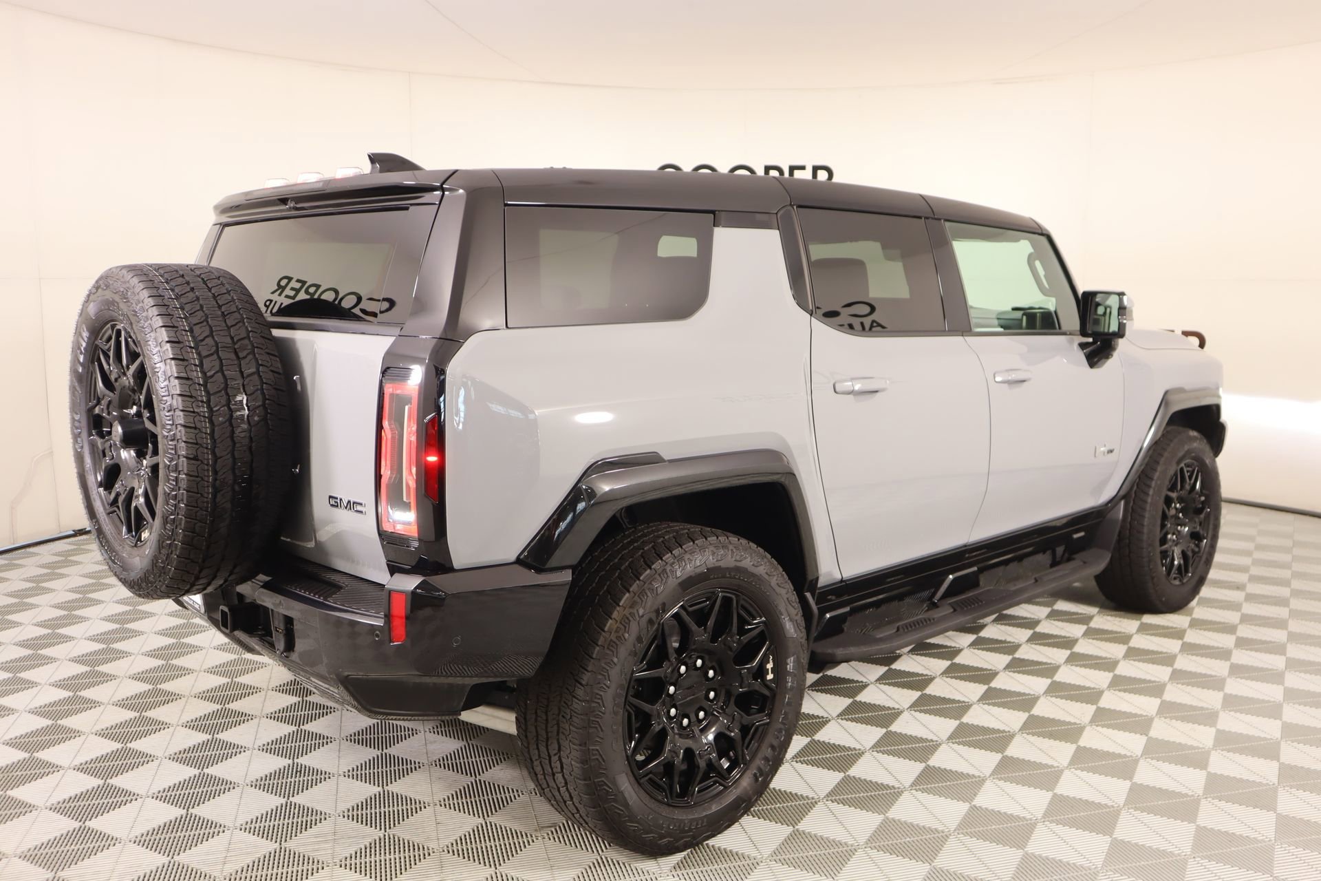 Used 2025 GMC Hummer EV 2X image 21