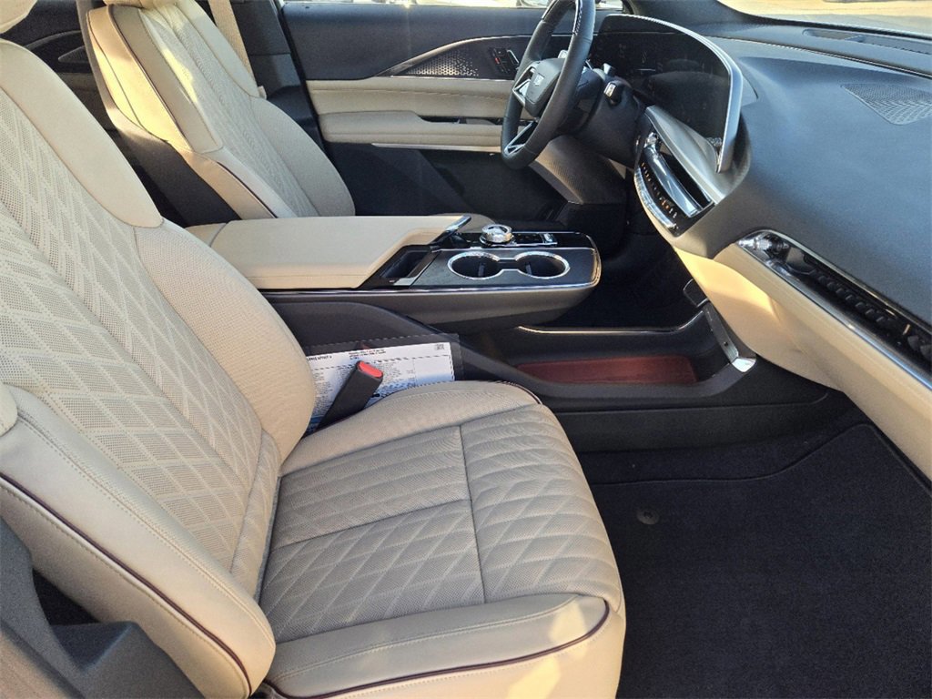 New 2025 Cadillac Lyriq Sport image 15