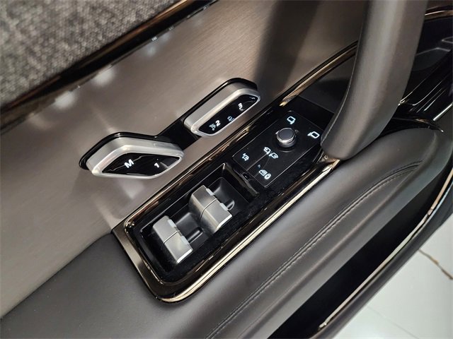 Used 2025 Land Rover Range Rover Sport SE image 22