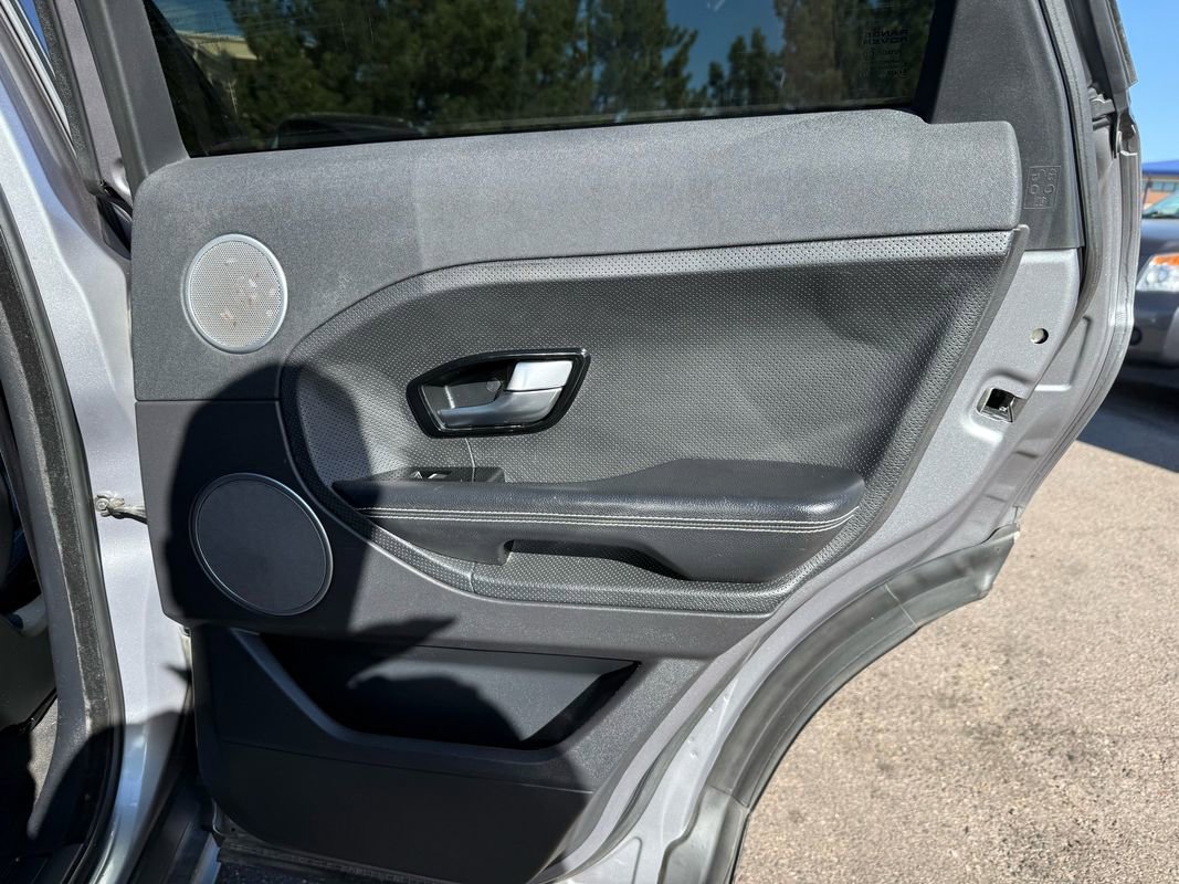 Used 2014 Land Rover Range Rover Evoque Dynamic image 21