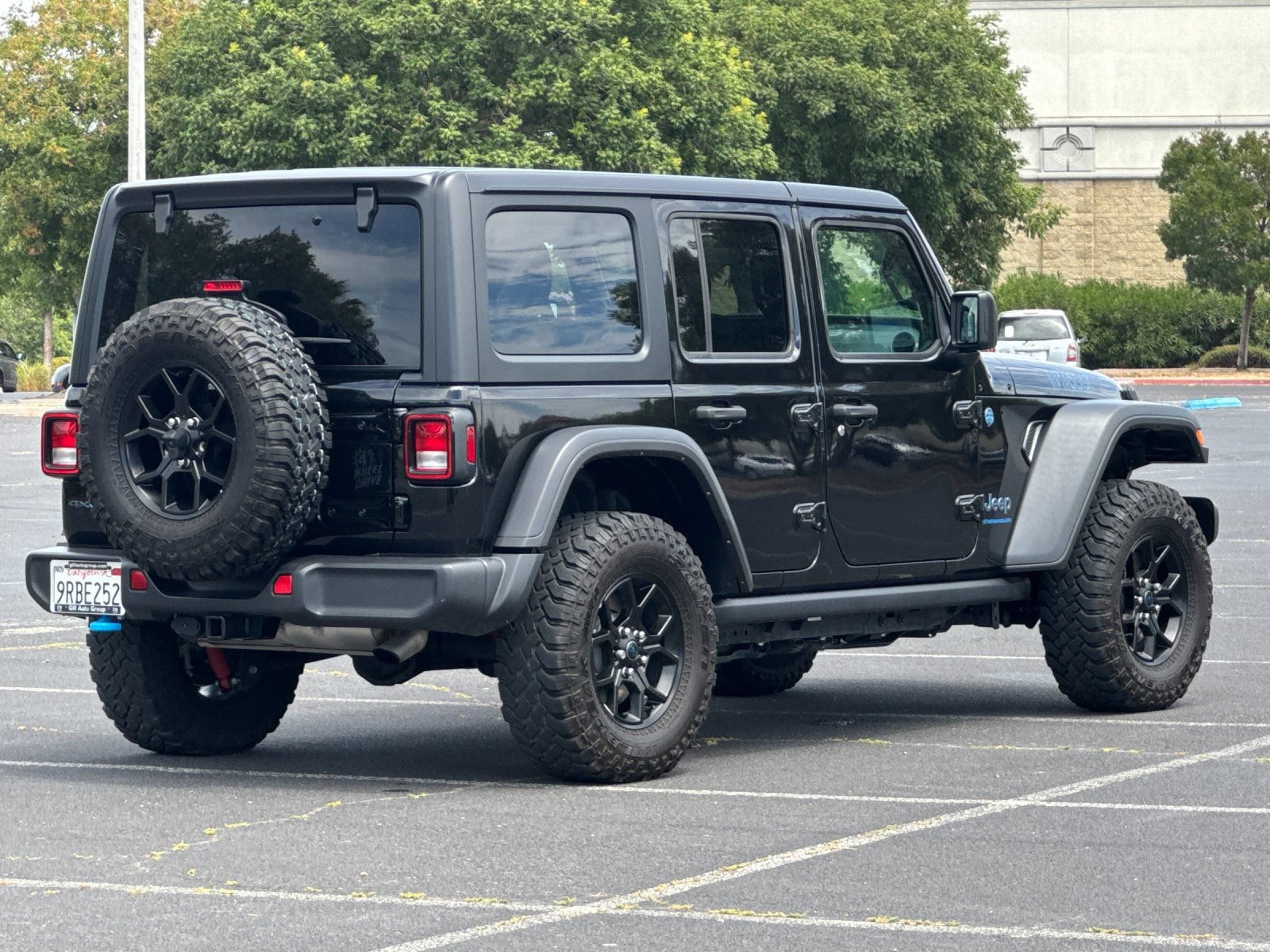 Used 2024 Jeep Wrangler Unlimited AWD/4WD image 4