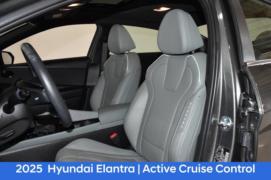 Used 2025 Hyundai Elantra Limited FWD image 23