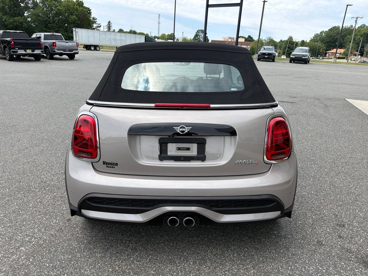 Used 2024 MINI Cooper S FWD image 7