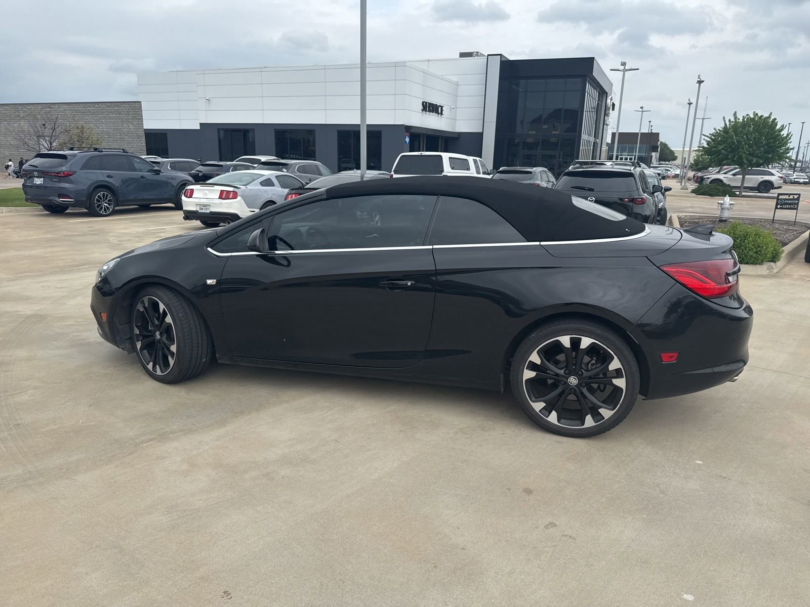 Used 2019 Buick Cascada Sport Touring w/ Dark Effects Package image 18